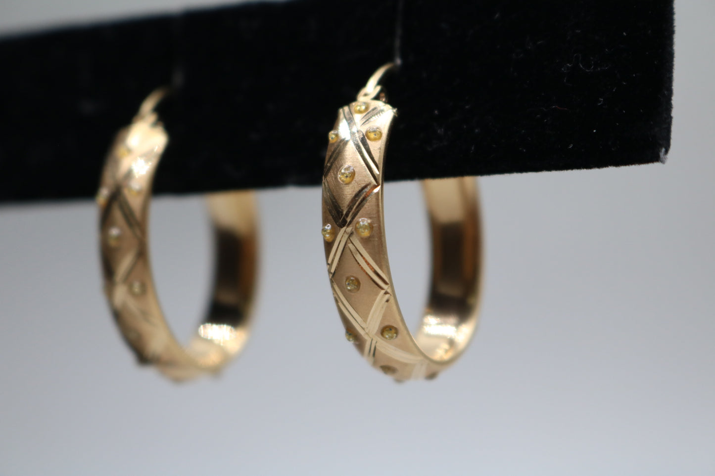 14k Yellow Gold Crisscross Style Hoop Earring