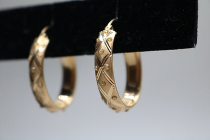 14k Yellow Gold Crisscross Style Hoop Earring