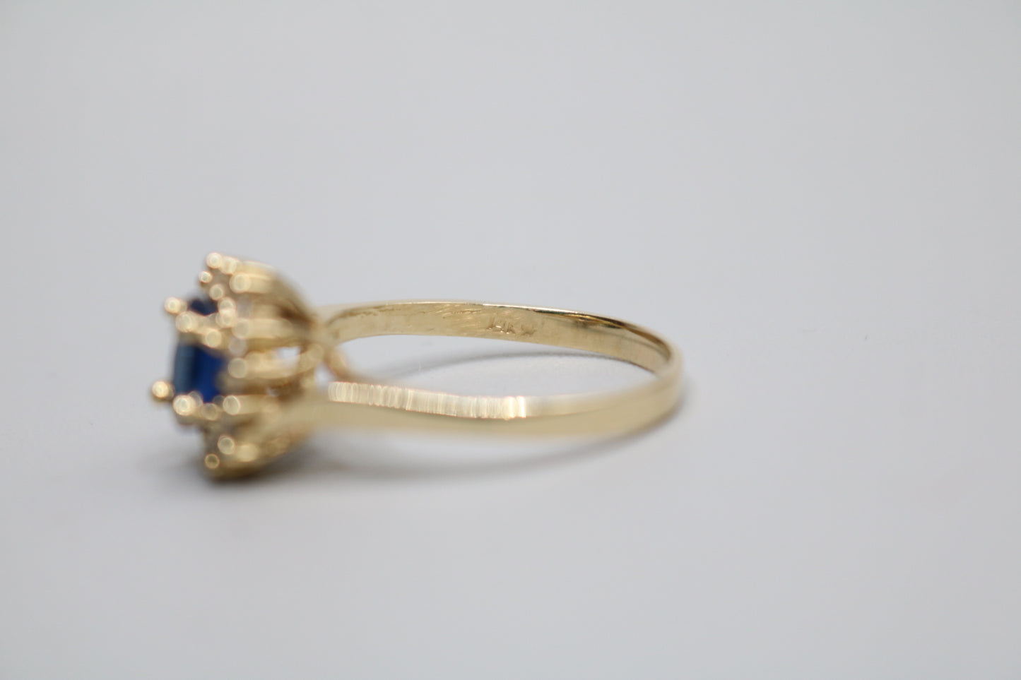 14K Yellow Gold Blue Spinel and Clear Stone Ring (Size 8 3/4)