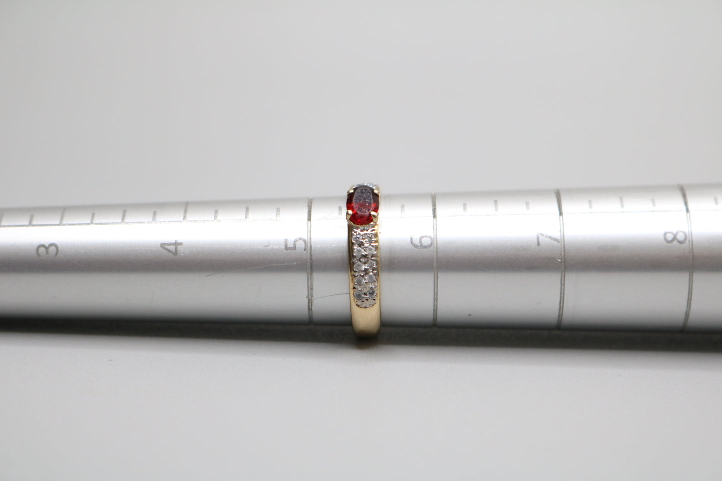 14K Yellow Gold Ring With Garnet And Clear Stones (Size 5 1/2)