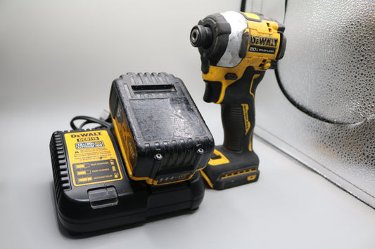DeWALT DCF850 ATOMIC 20V MAX 1/4" Li-Ion 3-Speed Impact Driver With 4ah Battery & Charger