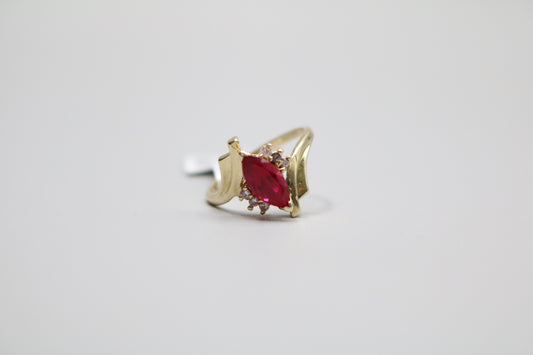 14K Yellow Gold Ring with Ruby and Clear Stones (Size 7)