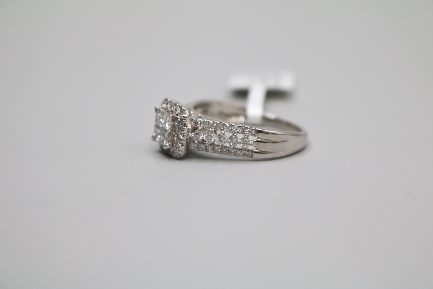 14K White Gold Cluster Diamond Square Ring (1.00 CTW) (Size 8 3/4)