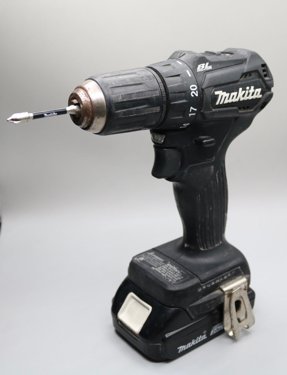 Second-hand | Makita Driver Drill w/ 18v 2.0 AH Battery - (No Shipping)