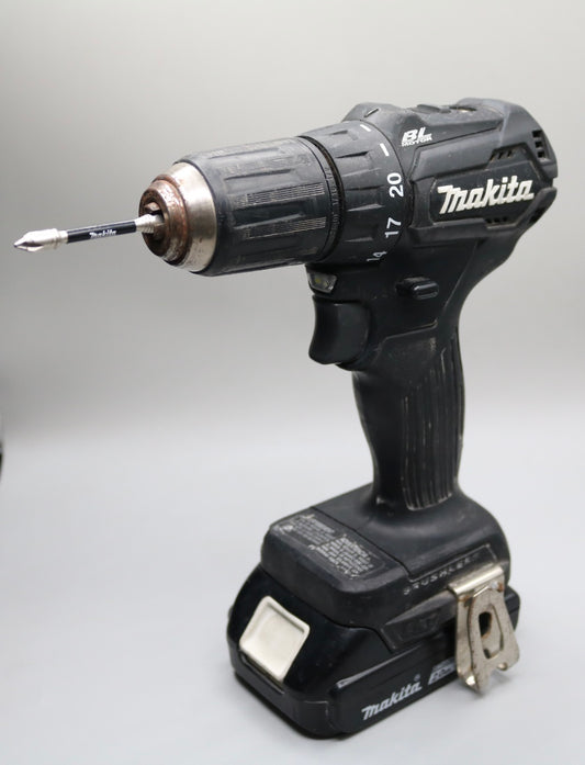 Second-hand | Makita Driver Drill w/ 18v 2.0 AH Battery - (No Shipping)