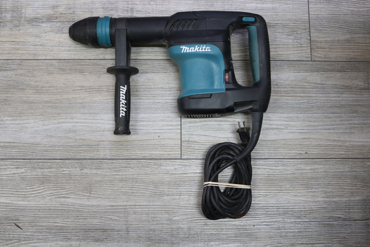 Makita HM0870C 11 lb. Demolition Hammer
