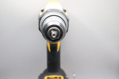 DeWalt DCD999 Hammer Drill with 20V 5 AH Battery