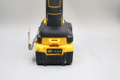 DeWalt DCD999 Hammer Drill with 20V 5 AH Battery