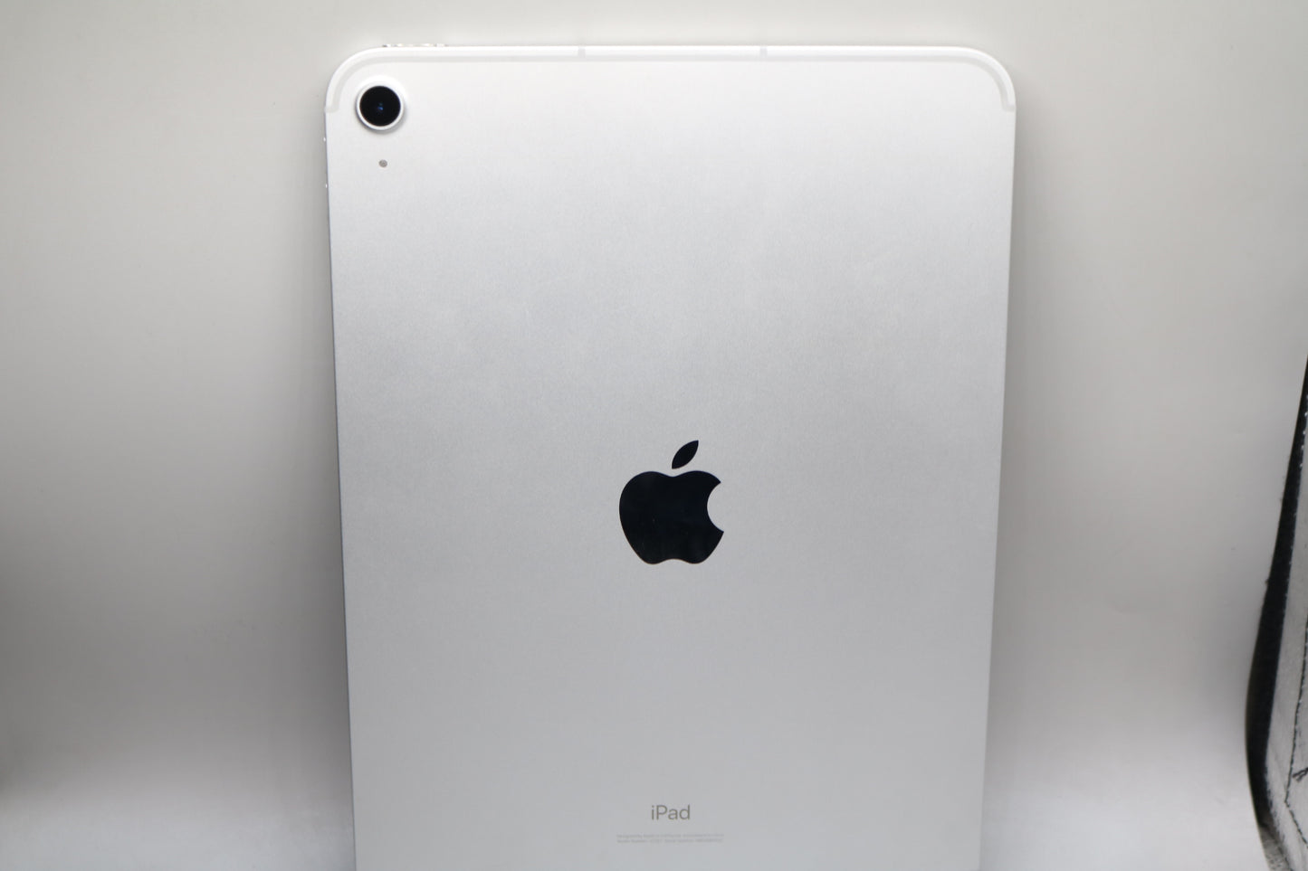 Apple iPad A2757 with Apple Pen A3085