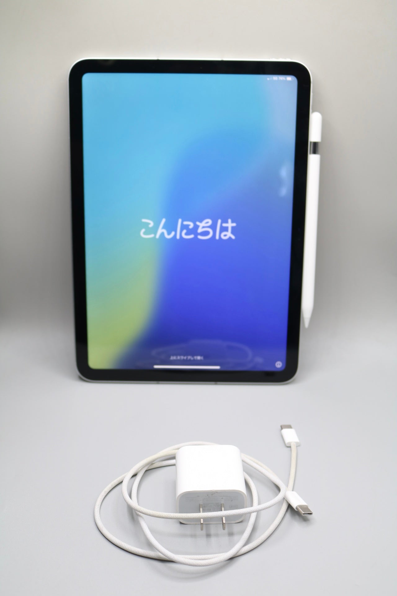 Apple iPad A2757 with Apple Pen A3085