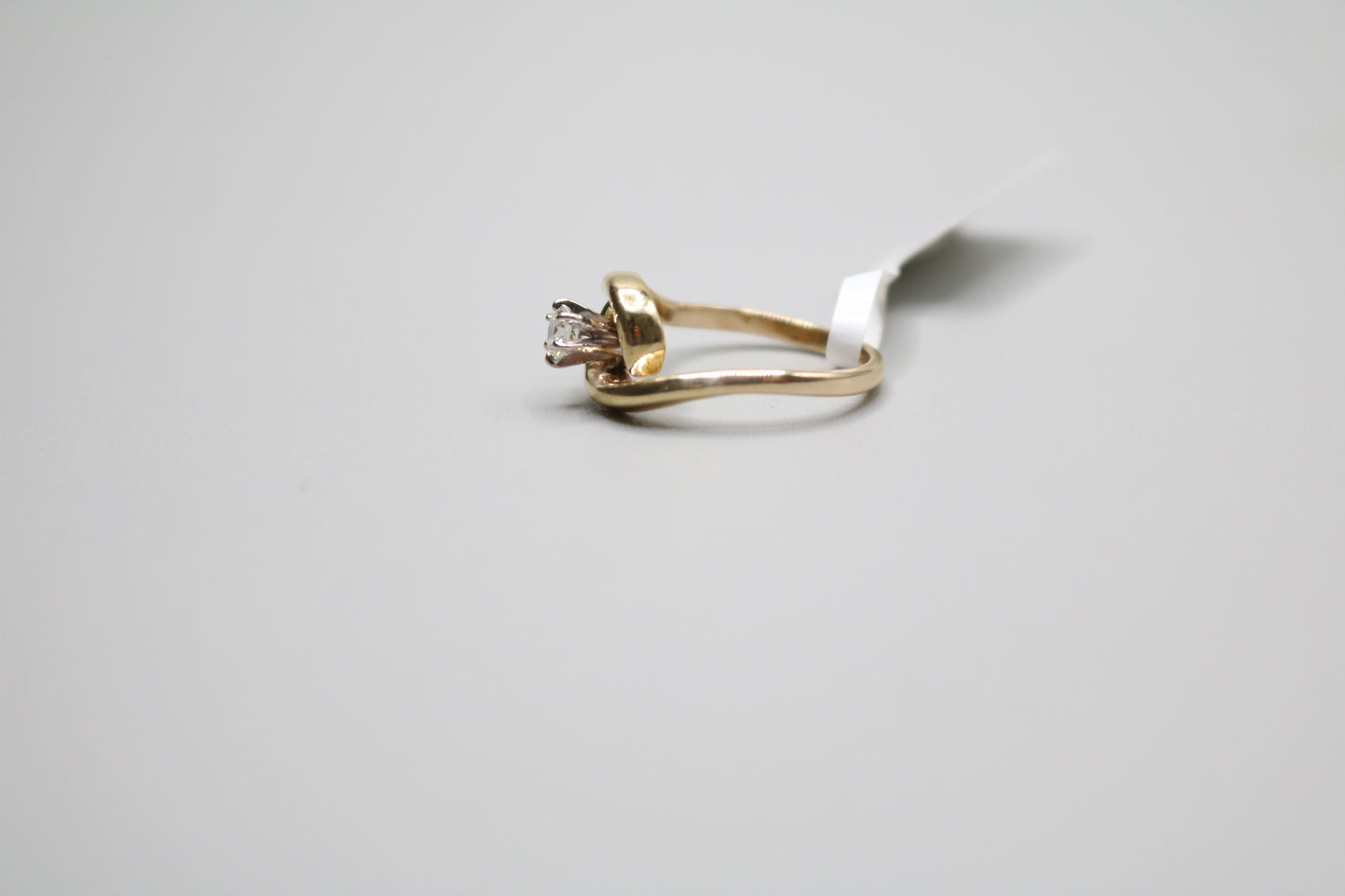 14K Yellow Gold Diamond Solitaire Bypass Ring (0.18 CTW) (Size 5 1/2)