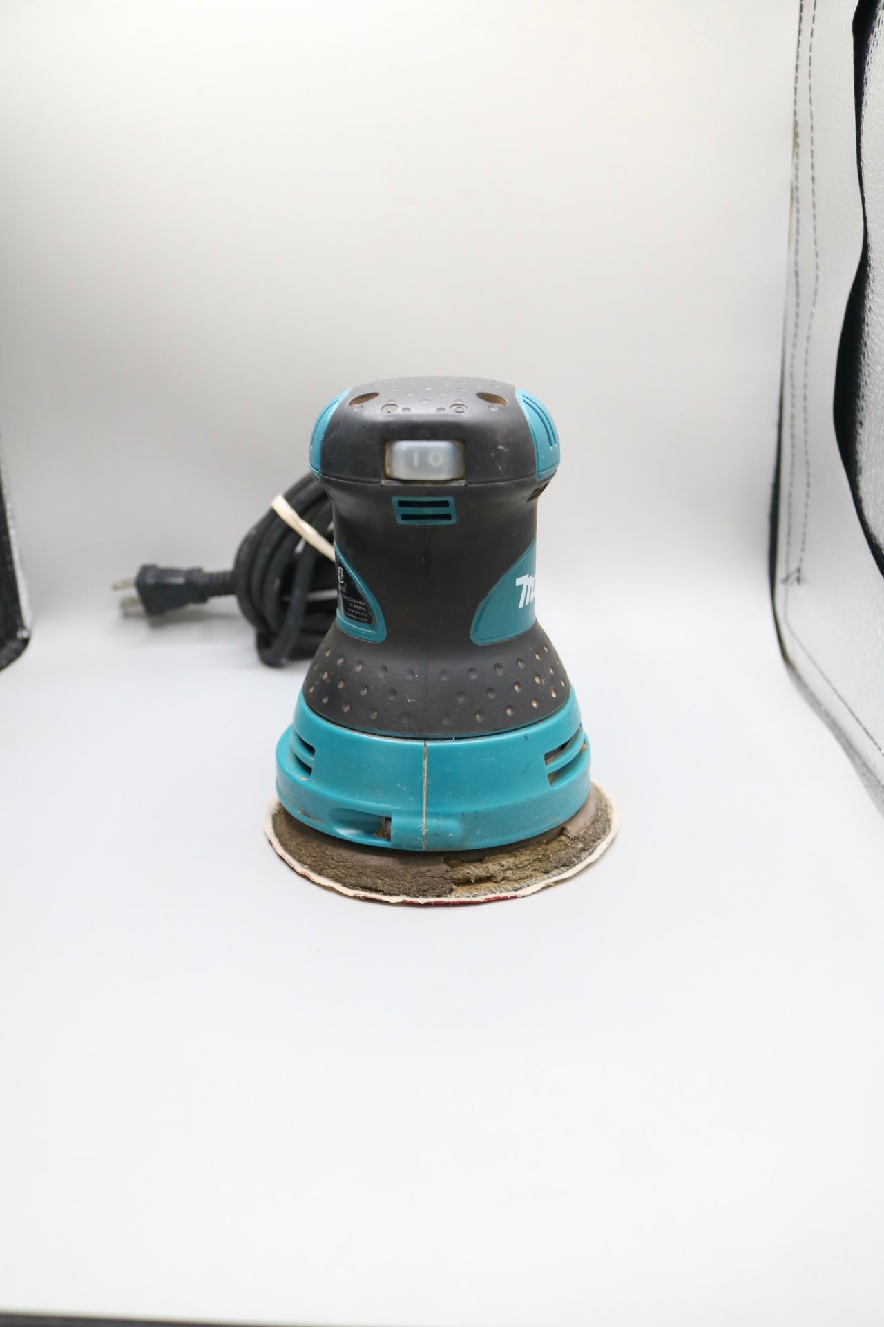 Makita BO5030 Random Orbit Sander