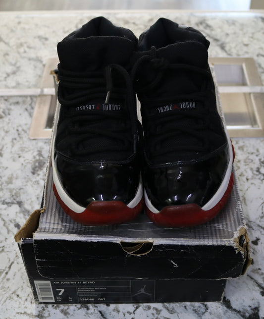 Air Jordan 11 Retro Bred 2001 Release (Size 7 Men)