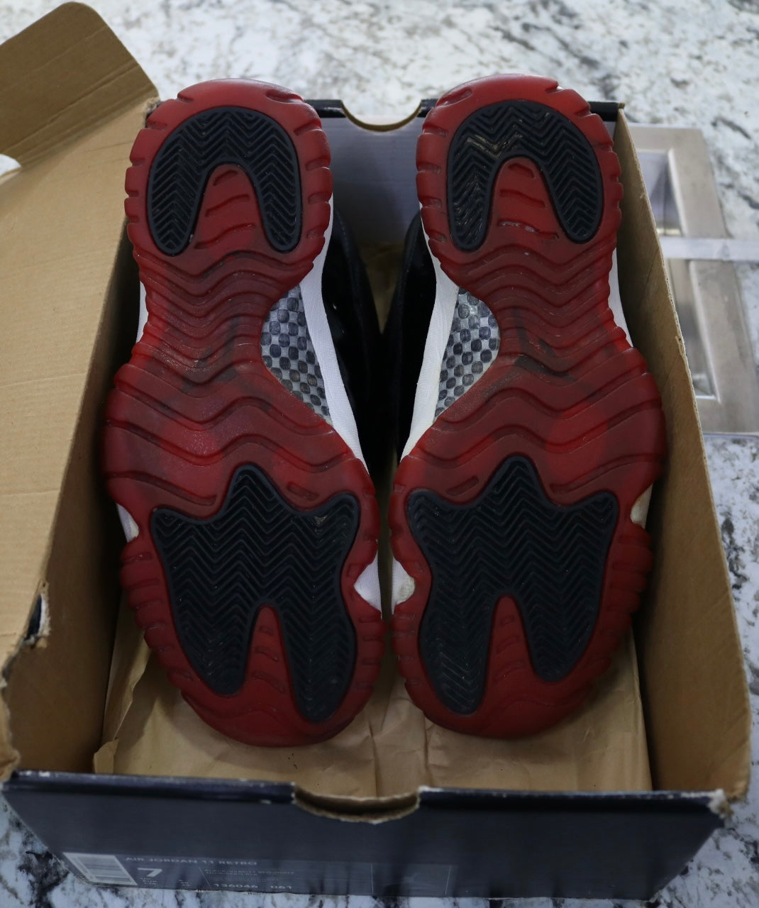 Air Jordan 11 Retro Bred 2001 Release (Size 7 Men)