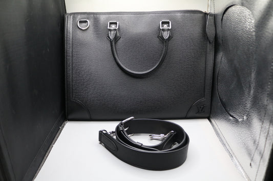 Louis Vuitton M30810 Taiga Slim Briefcase Black (15"W x 11.5"H x 1.5"D) (No Shipping)