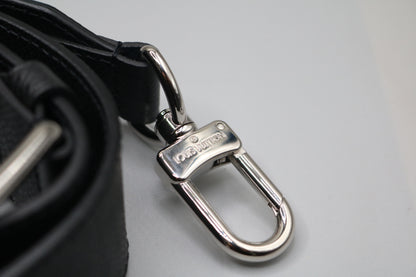 Louis Vuitton M30810 Taiga Slim Briefcase Black (15"W x 11.5"H x 1.5"D) (No Shipping)