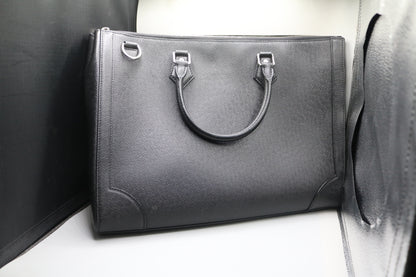Louis Vuitton M30810 Taiga Slim Briefcase Black (15"W x 11.5"H x 1.5"D) (No Shipping)