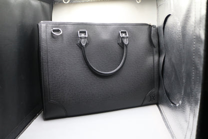 Louis Vuitton M30810 Taiga Slim Briefcase Black (15"W x 11.5"H x 1.5"D) (No Shipping)