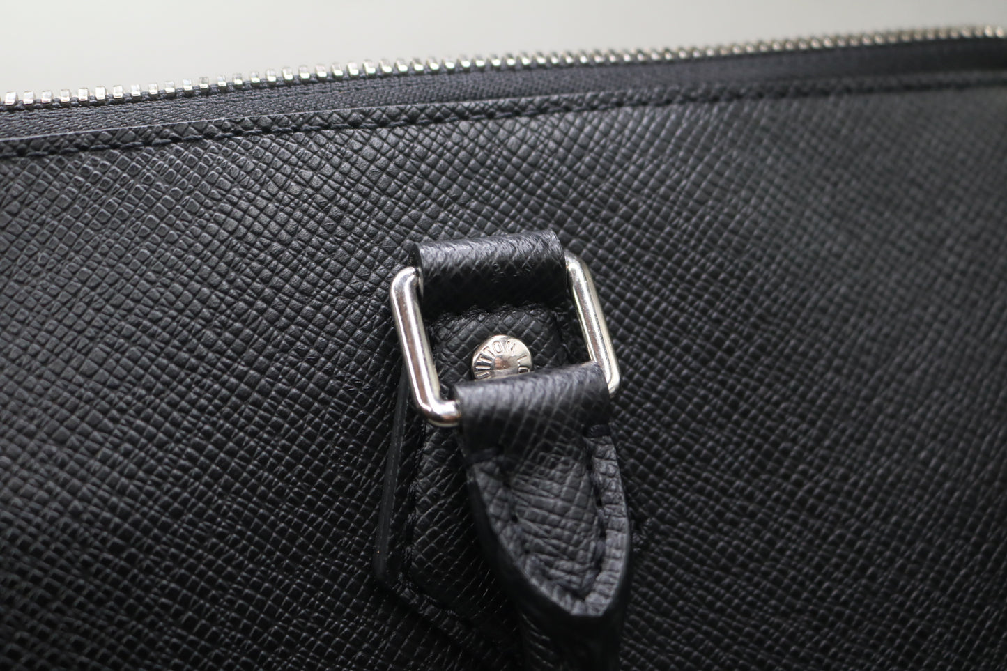Louis Vuitton M30810 Taiga Slim Briefcase Black (15"W x 11.5"H x 1.5"D) (No Shipping)