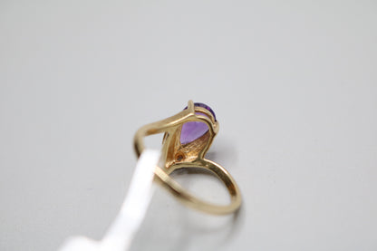 14K Yellow Gold Fancy Solitaire Amethyst Ring (Size 7 1/4)