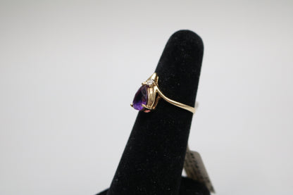 14K Yellow Gold Fancy Solitaire Amethyst Ring (Size 7 1/4)