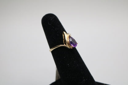 14K Yellow Gold Fancy Solitaire Amethyst Ring (Size 7 1/4)
