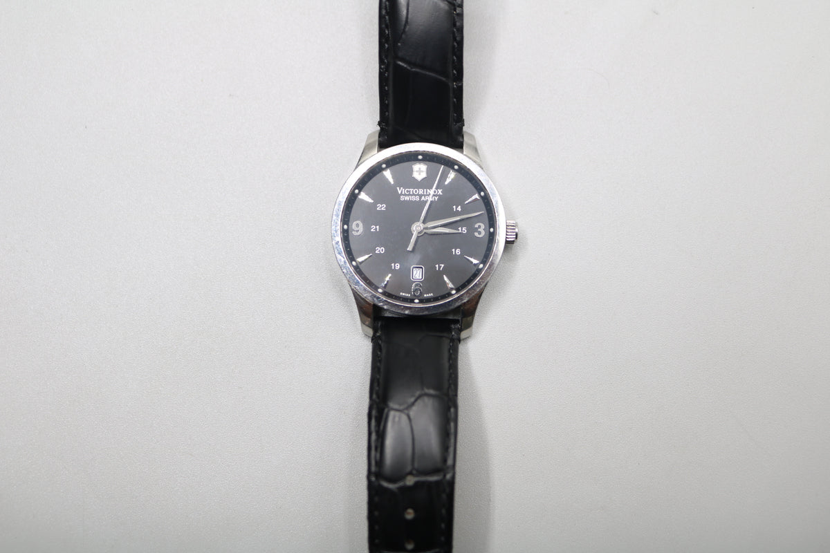 Victorinox Swiss Army Model 241475 Black Dial Watch