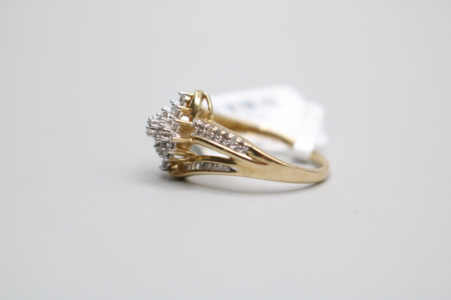 10K Yellow Gold 0.50 CTW Diamond Cluster Cocktail Ring (Size 7)