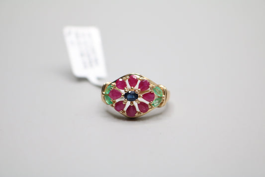 14K Yellow Gold Fancy Flower Ring (Size 6 3/4)