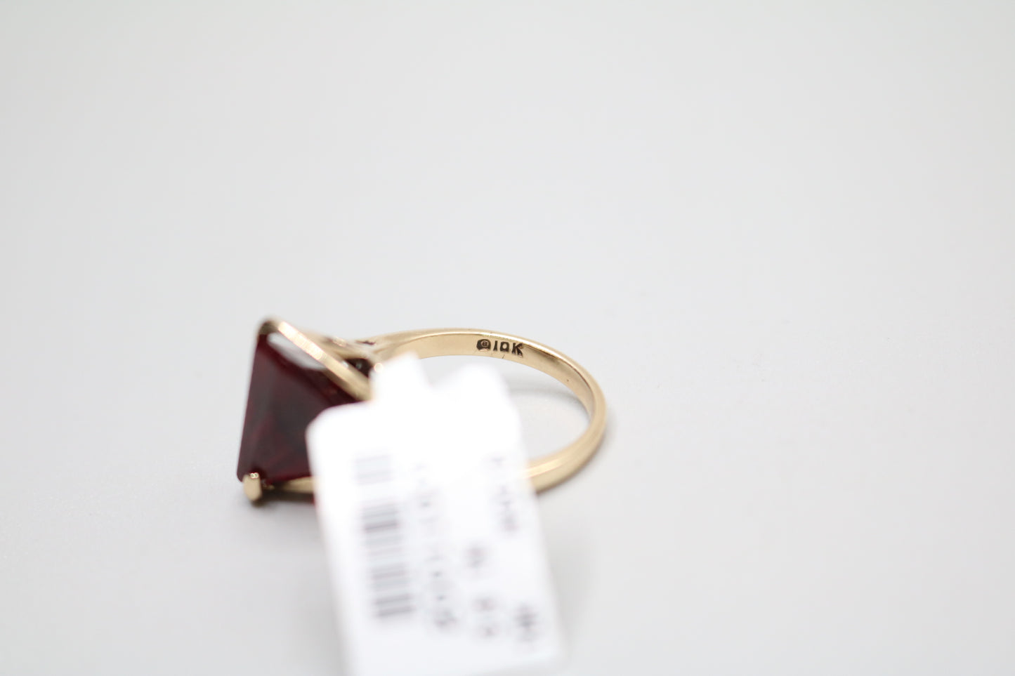 10K Yellow Gold Fancy Vintage Triangular Shaped Ring (Size 5 3/4)
