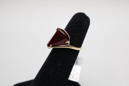 10K Yellow Gold Fancy Vintage Triangular Shaped Ring (Size 5 3/4)