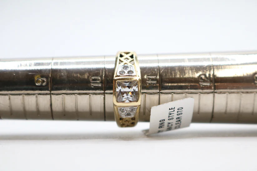 14k Yellow Gold Fancy Ring w/Clear Stones (Size 10 1/2)
