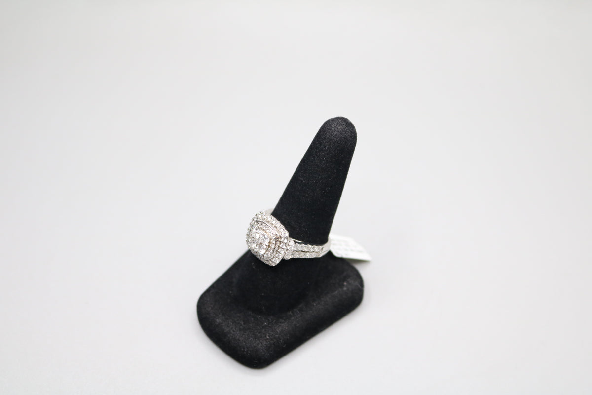 10k White Gold Diamond Cluster Ring (9 & 1/4's)