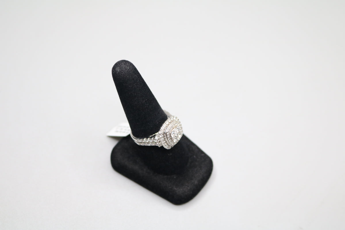 10k White Gold Diamond Cluster Ring (9 & 1/4's)