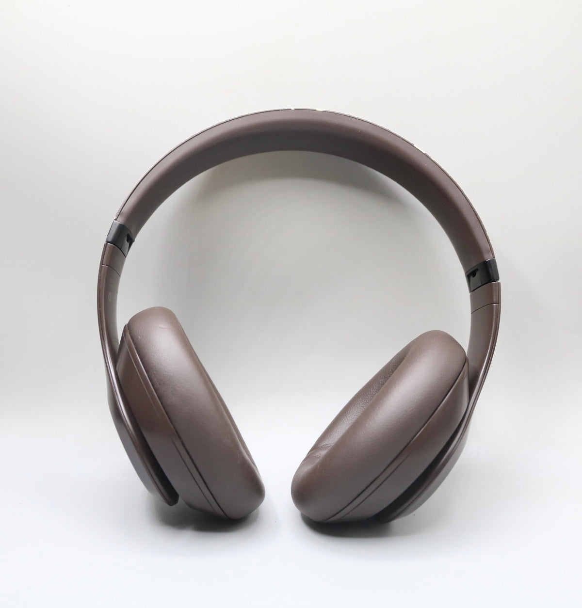 Beats A2924 Studio Pro Wireless Headphones