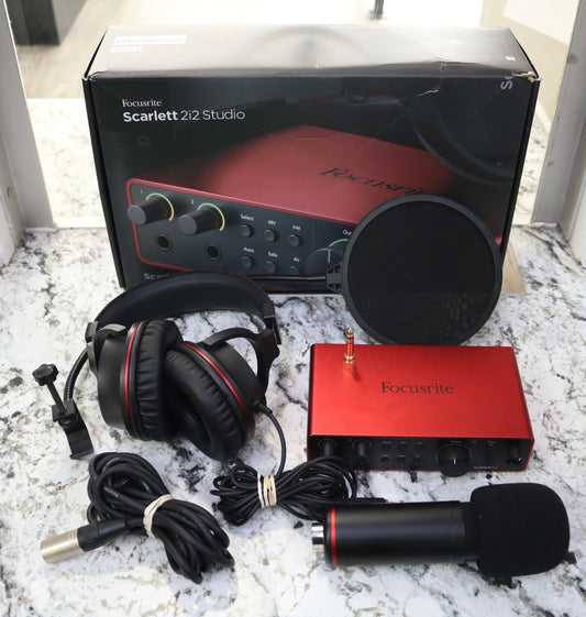 Scarlett 2i2 Focusrite 4th Gen Studio Bundle