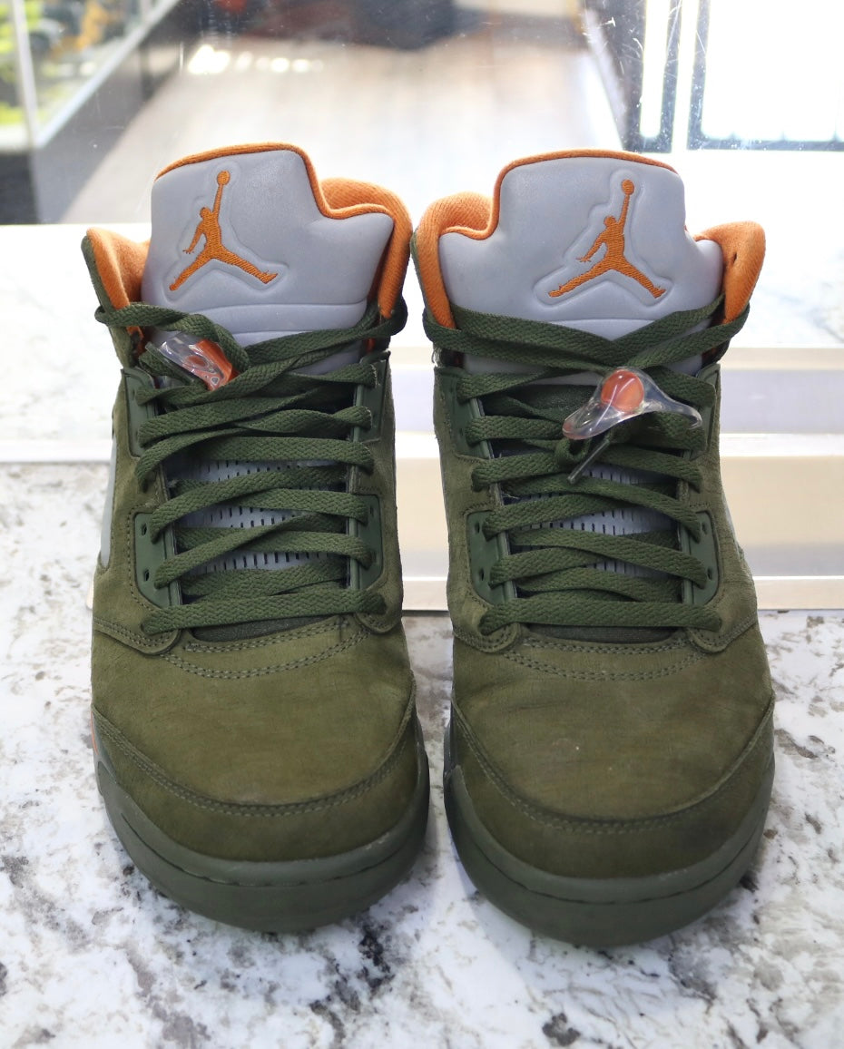 Nike Air Jordan 5 Retro Army Olive Green-Solar Orange-Olive Size 10
