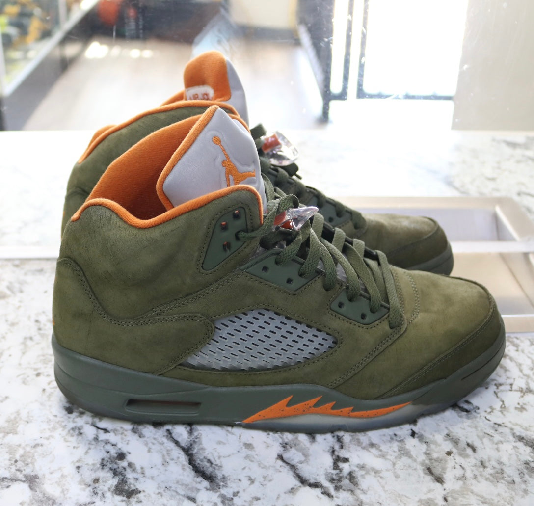 Nike Air Jordan 5 Retro Army Olive Green-Solar Orange-Olive Size 10