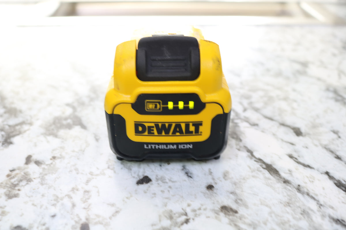 Dewalt DCB1102 12V/20V Lithium-Ion Battery/Charger