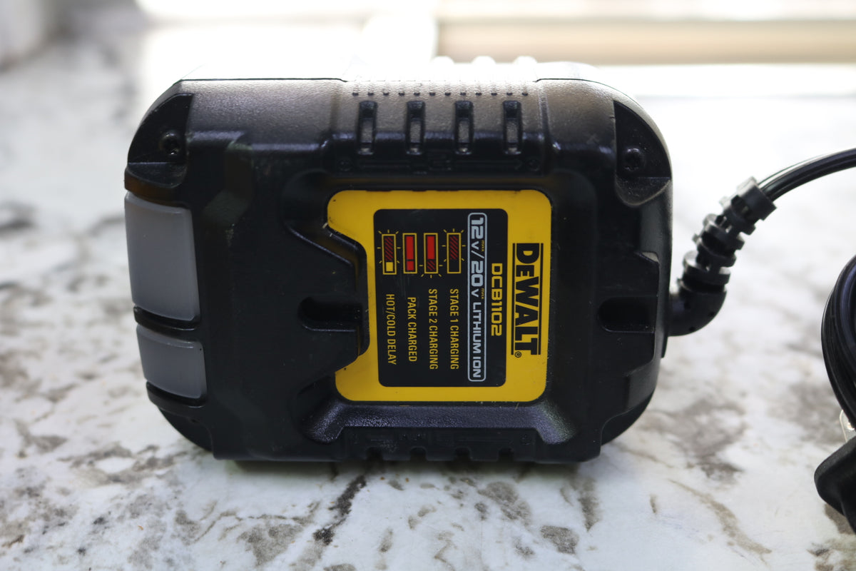 Dewalt DCB1102 12V/20V Lithium-Ion Battery/Charger
