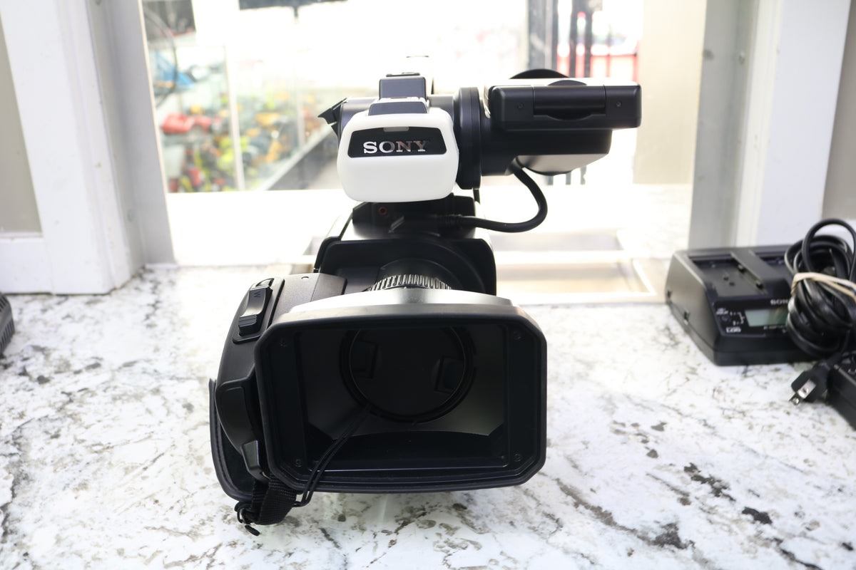 Sony HXR-MC2500 12x Optical Zoom 200x Digital Zoom Full HD Shoulder Mount Cam