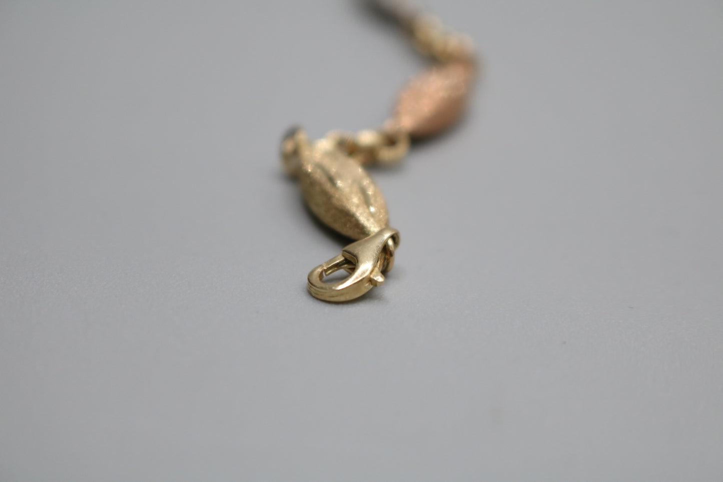 14K Three Tone Fancy Bracelet (Length 7 1/2 Inches)
