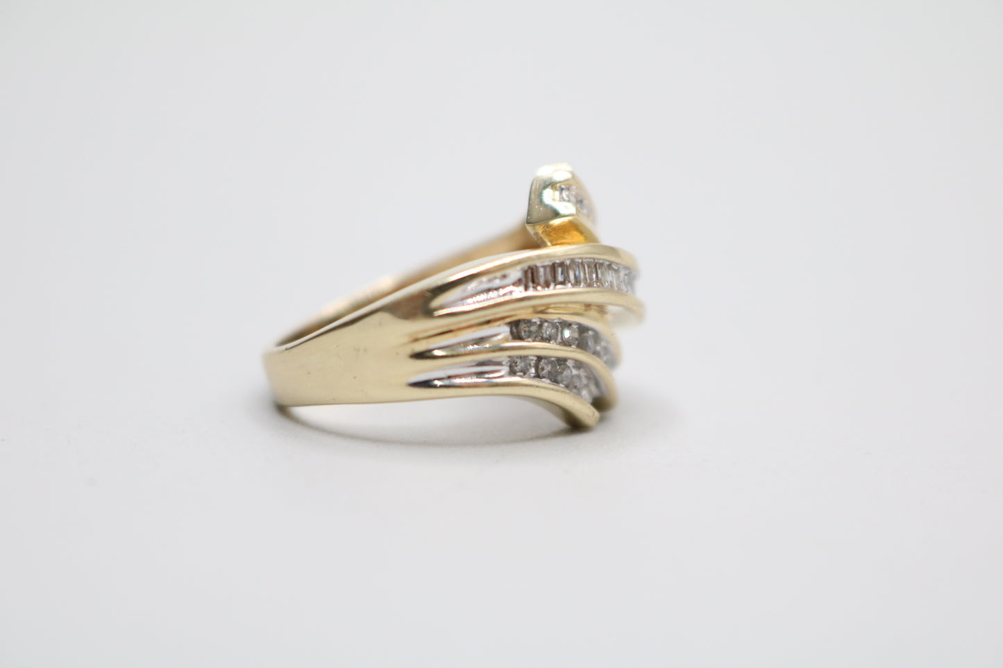 10K Yellow Gold Lady's Diamond Cocktail Ring (Size 6 1/2)