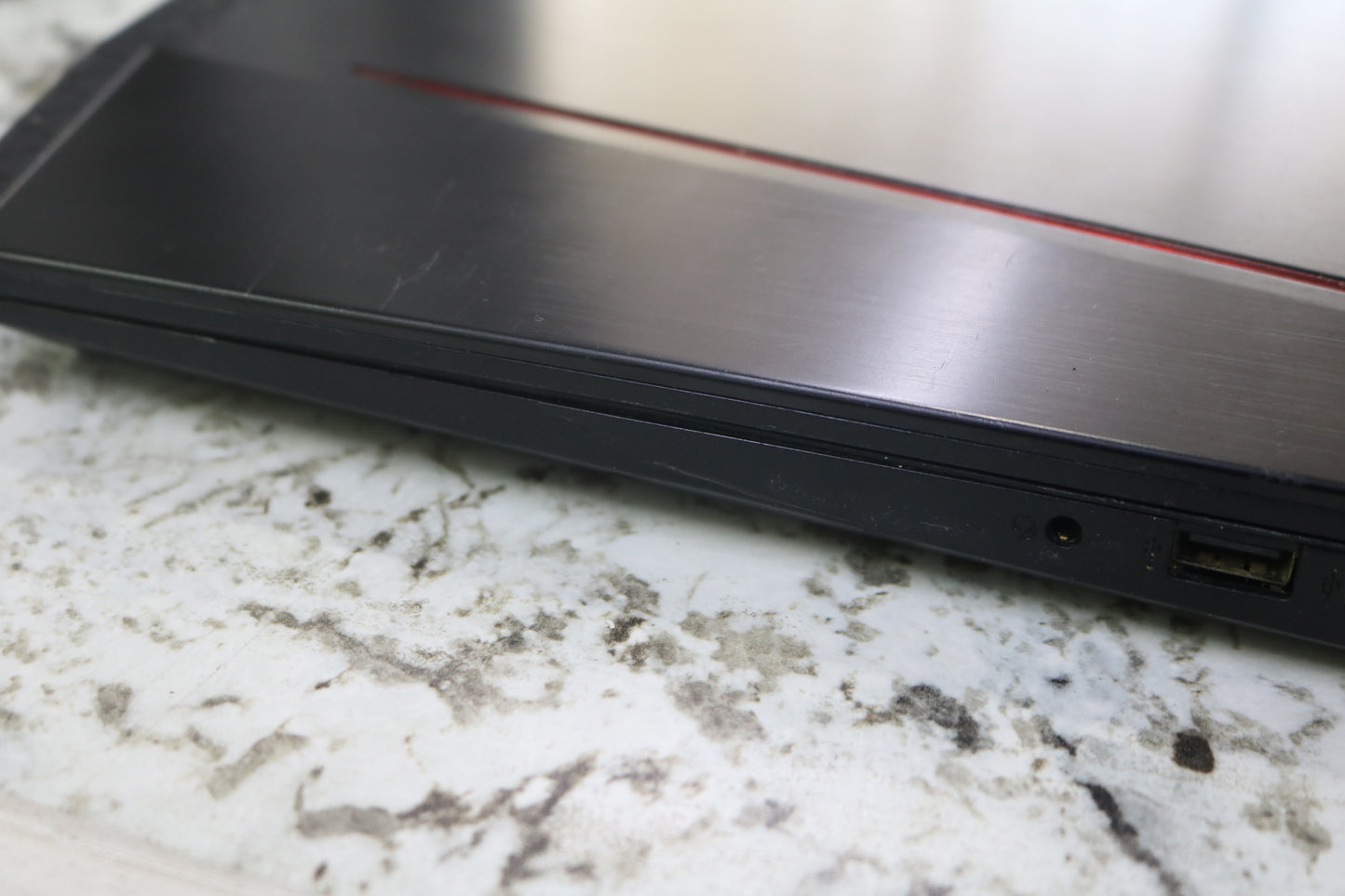 2017 Acer Predator Helios 300 Series Model N17C1 15 Inch Laptop Bad Battery (please read)