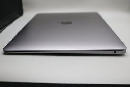2020 Apple MacBook Air A2179 13-Inch (8GB, 256 GB SSD)