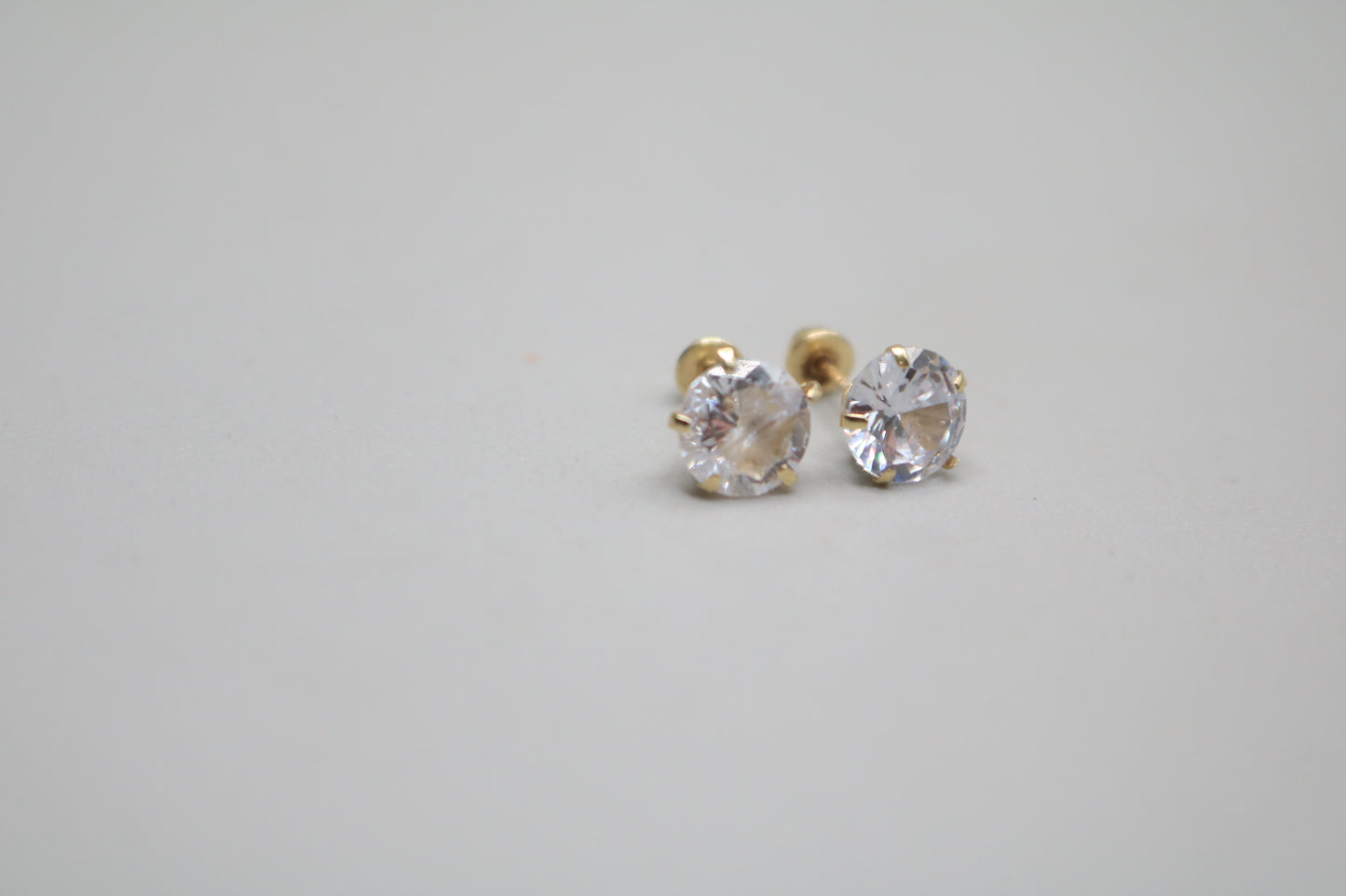 14k Yellow Gold Stud Pair Earrings (1.1 Grams)