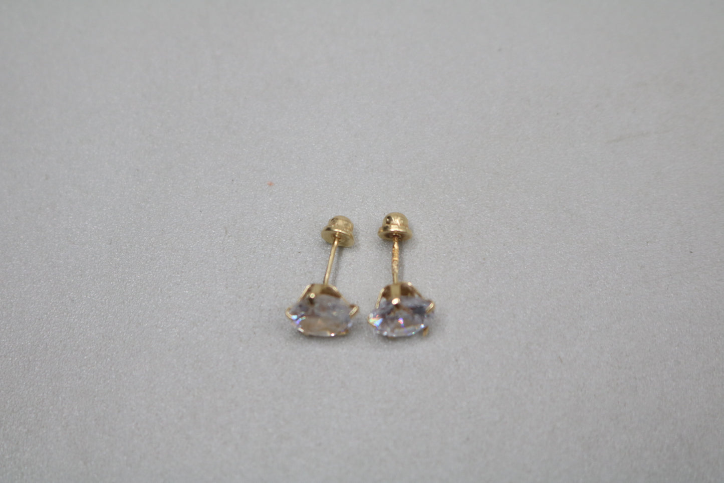 14k Yellow Gold Stud Pair Earrings (1.1 Grams)