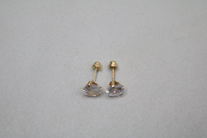 14k Yellow Gold Stud Pair Earrings (1.1 Grams)
