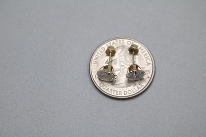 14k Yellow Gold Stud Pair Earrings (1.1 Grams)