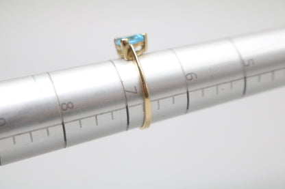 14K Yellow Gold Trilliant Cut Topaz Promise Ring (Size 6 3/4)